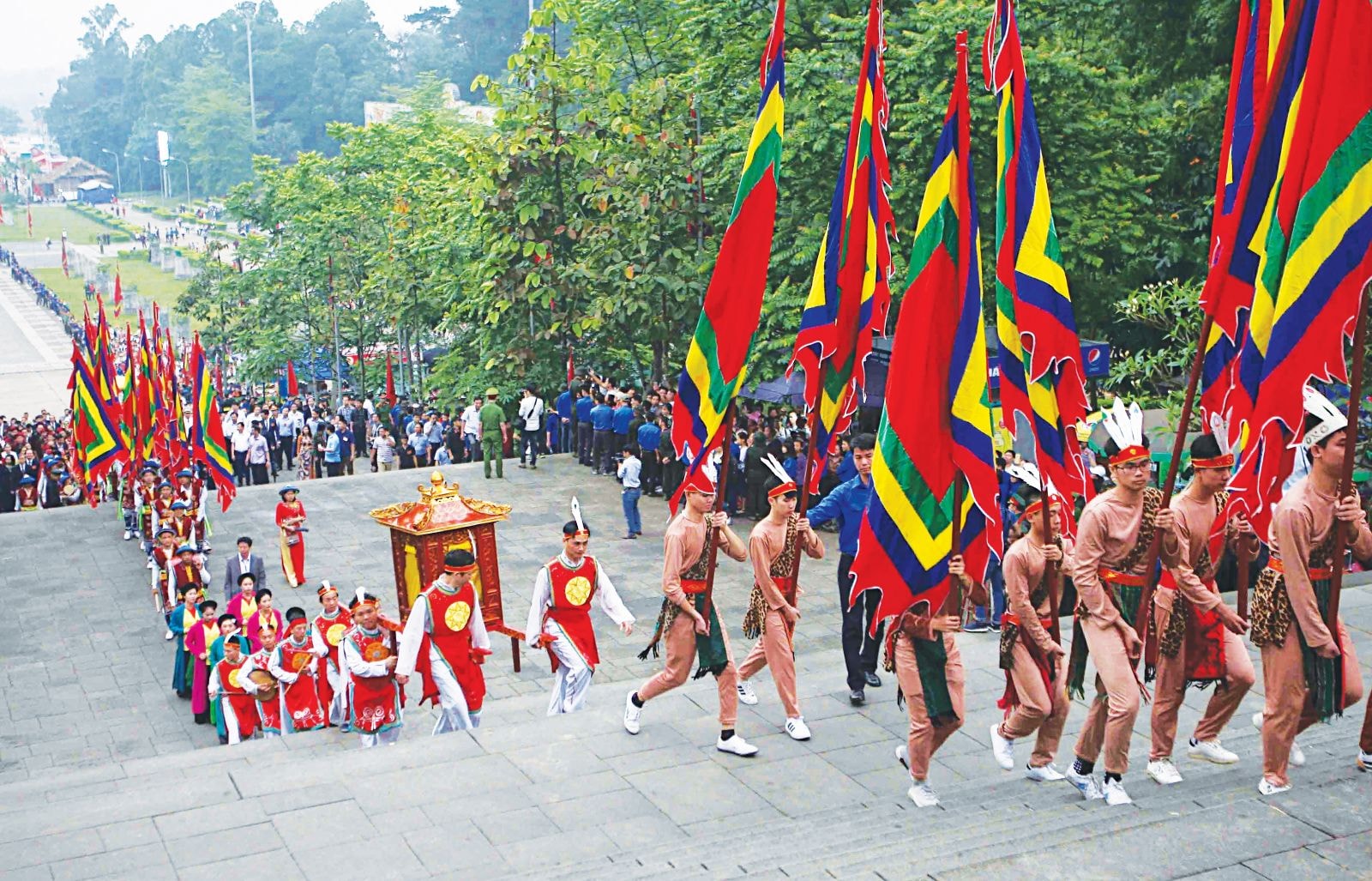 The festival offers a beautiful glimpse into Vietnamese traditions